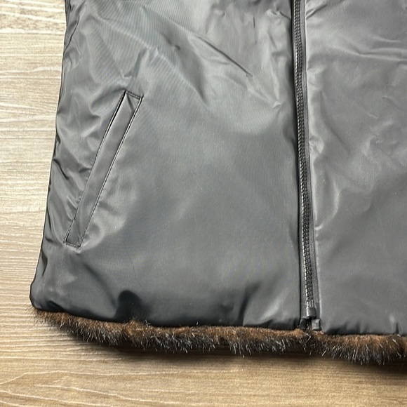 Women’s Brown Black, Faux Fur Reversible Vest, size small/medium - Picture 9 of 9